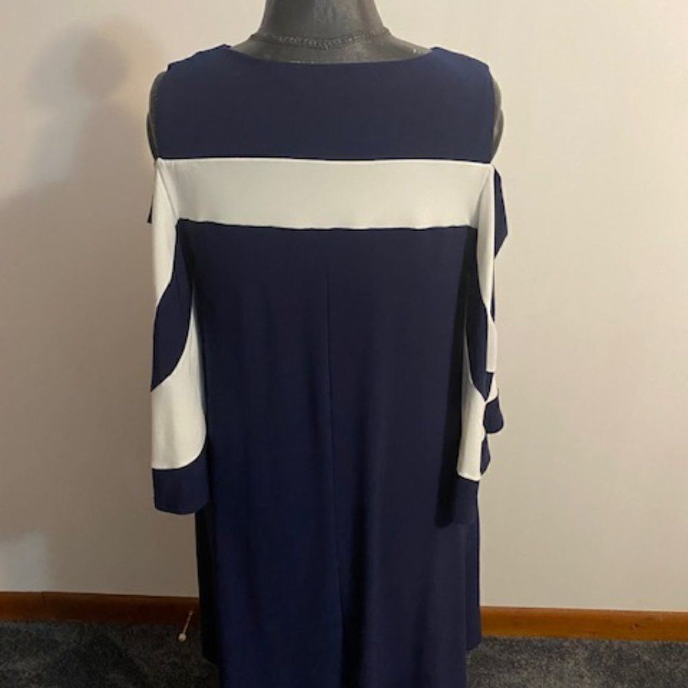 Nina Leonard Navy Blue, White cold shoulder dress, size Meddium - Picture 3 of 5